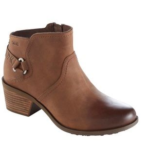 NEVER WORN Teva Foxy Waterproof boots